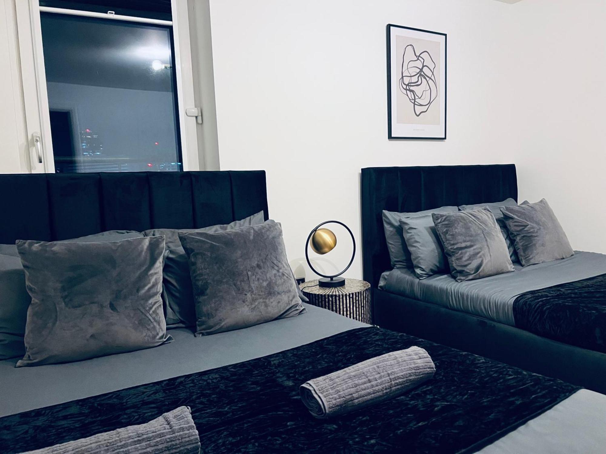 2 Bedroom Penthouse View Apartment *